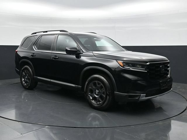 Used 2025 Honda Pilot TrailSport