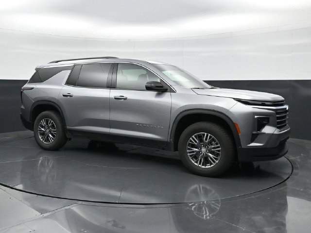 Used 2025 Chevrolet Traverse LT SUV