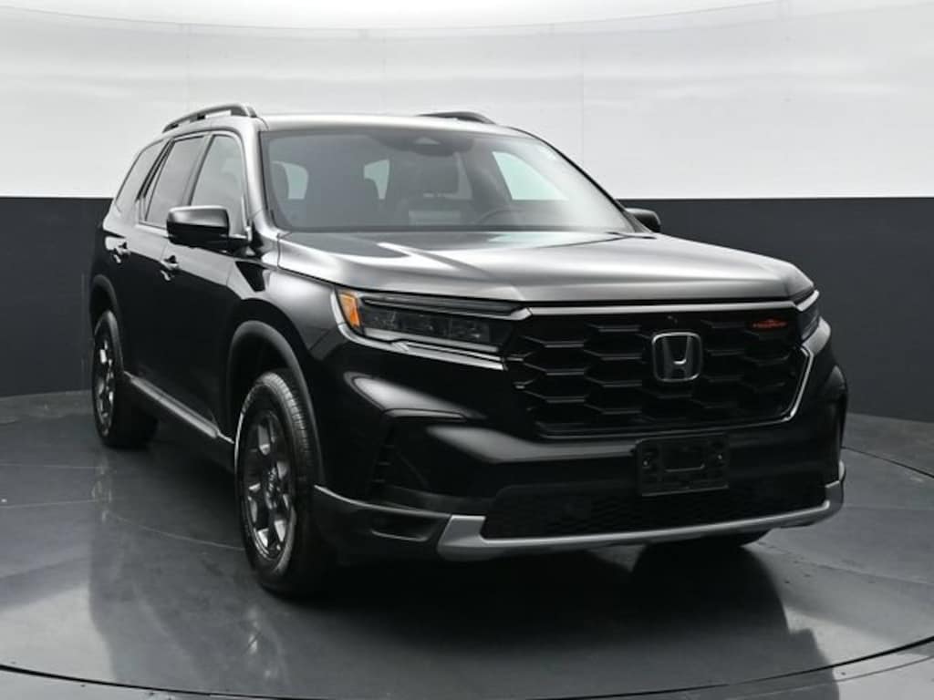 Used 2025 Honda Pilot TrailSport