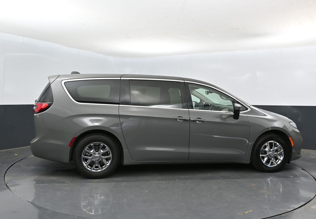 Used 2023 Chrysler Pacifica Touring L Van Passenger Van