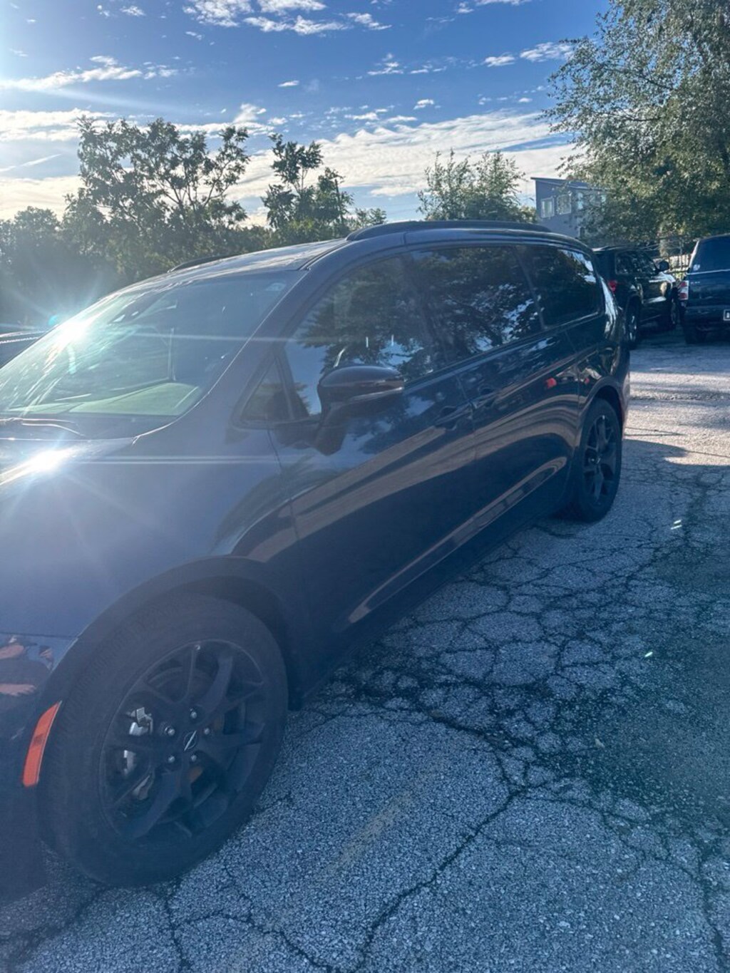 Used 2025 Chrysler Pacifica Limited Van Passenger Van