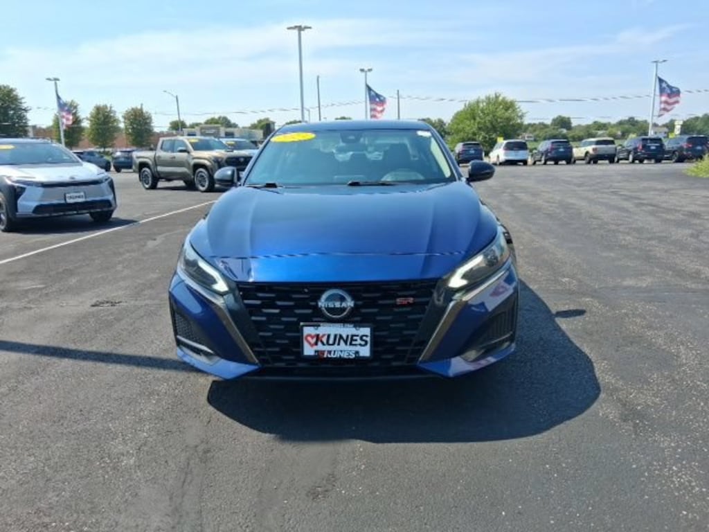 Used 2024 Nissan Altima 2.5 SR Sedan