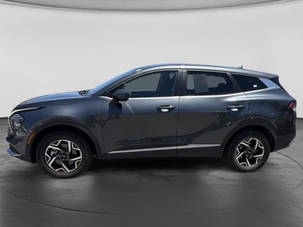 Used 2024 Kia Sportage LX SUV