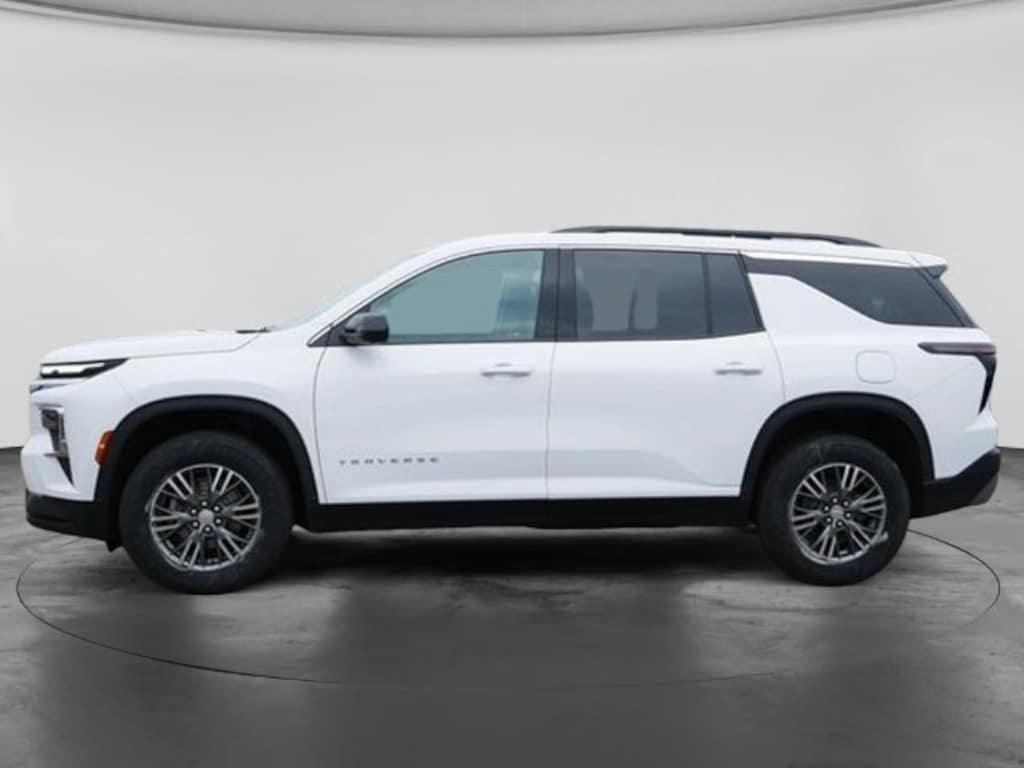 Used 2024 Chevrolet Traverse LT SUV