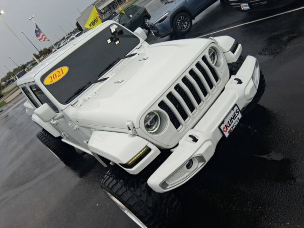 Used 2021 Jeep Gladiator Overland Truck Crew Cab