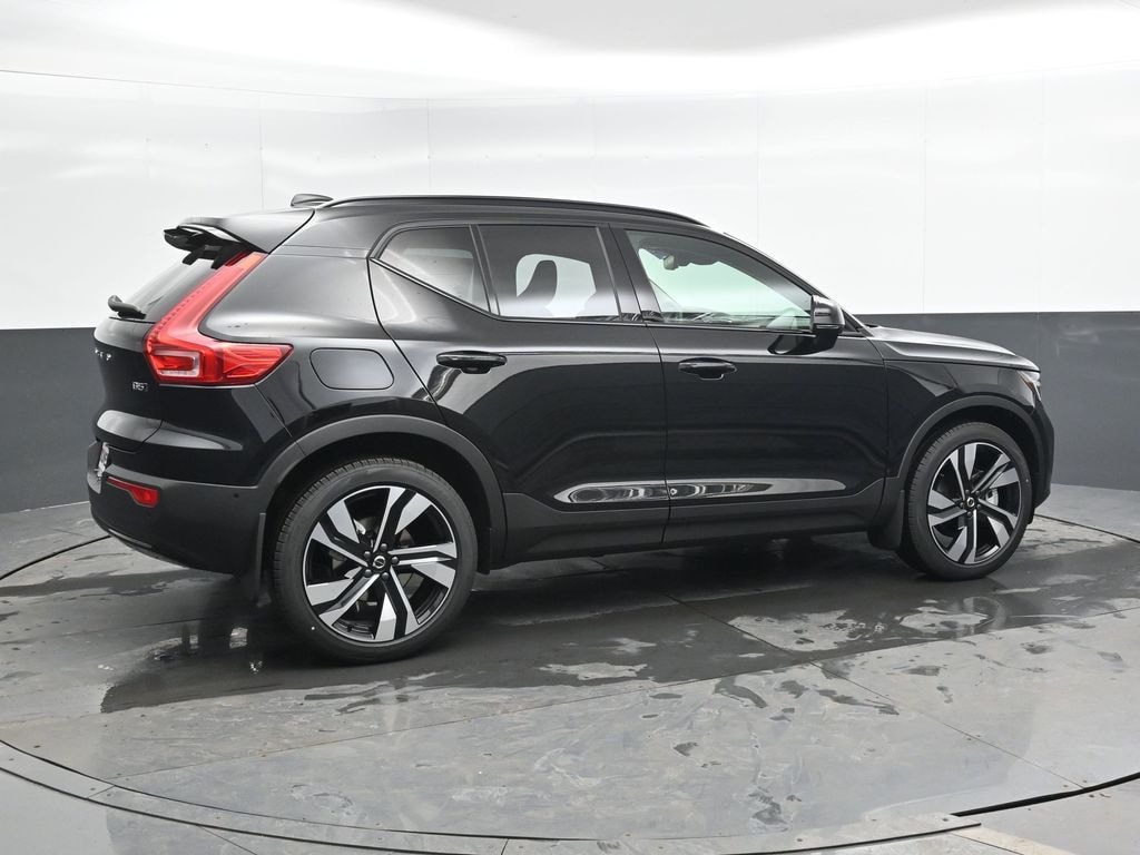 New 2026 Volvo XC40 B5 Plus SUV