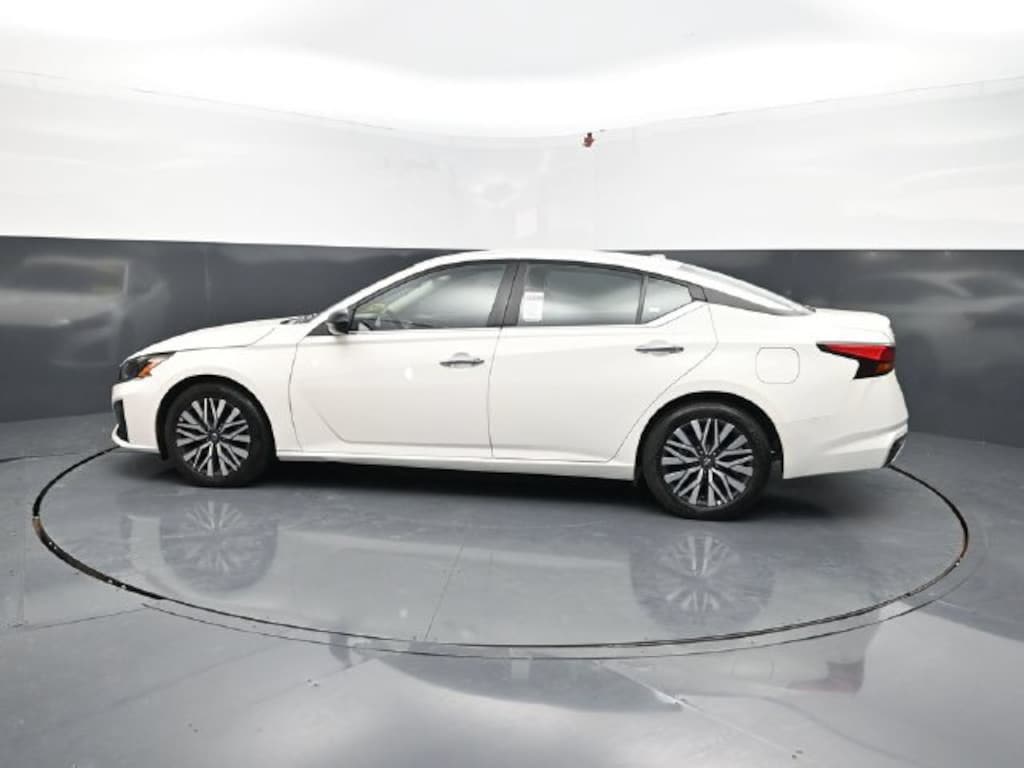 Certified 2025 Nissan Altima SV Sedan