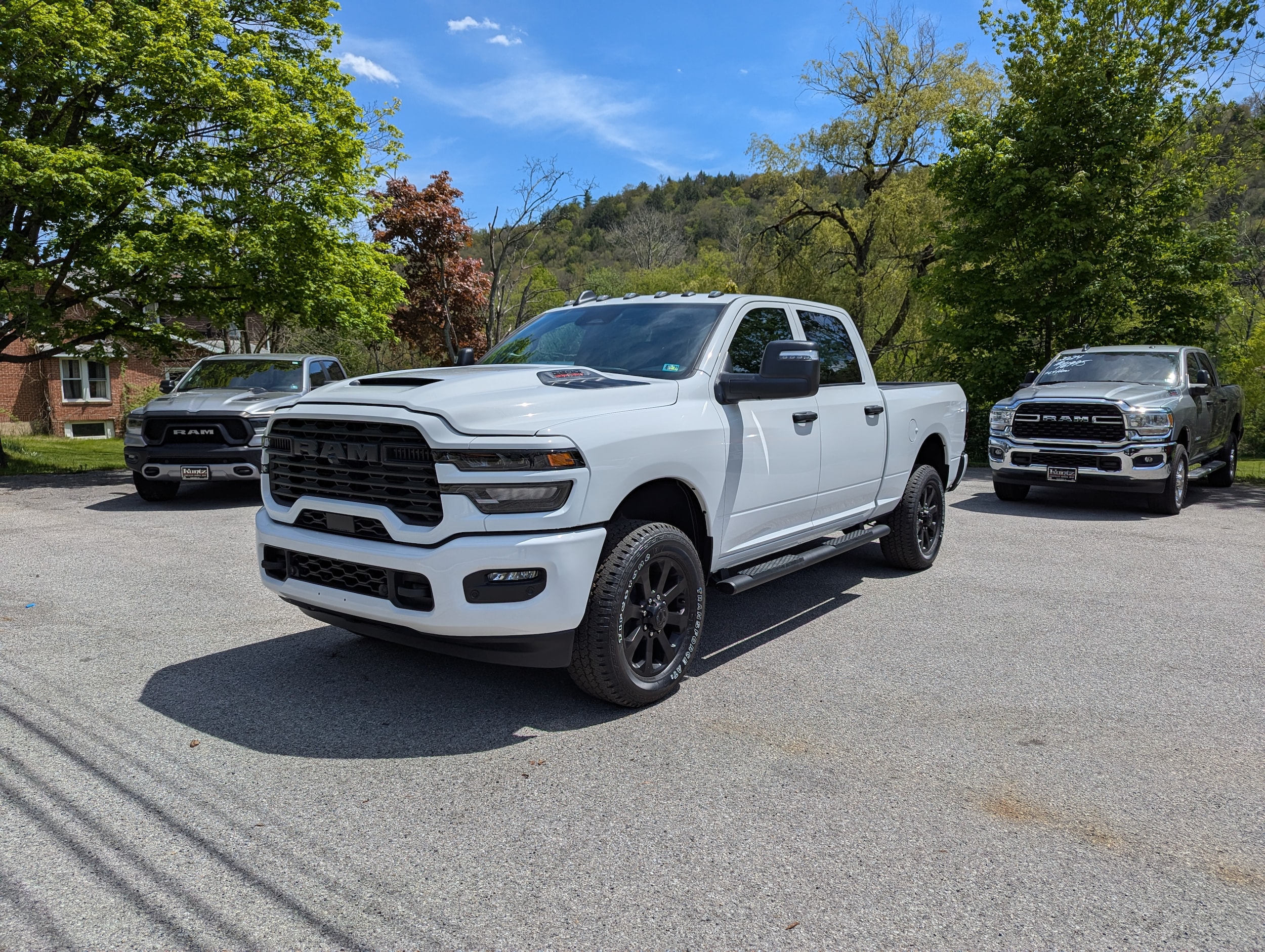 2026 RAM 2500 Pickup Tradesman/Black Express