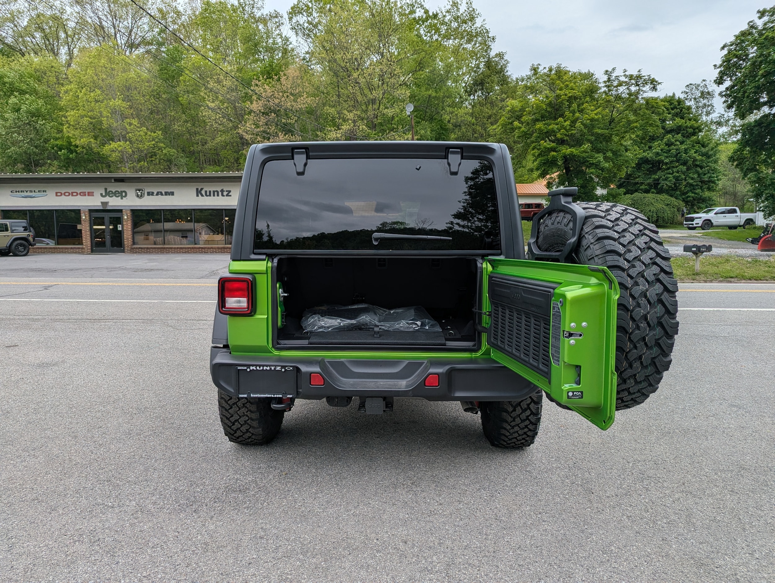 2026 Jeep Wrangler 4-Door Willys - Photo 11