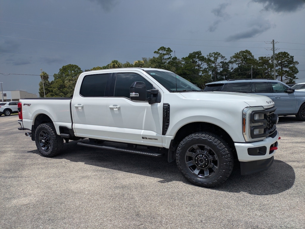 Used 2024 Ford Super Duty F-350 SRW LARIAT LARIAT 4WD Crew Cab 6.75 Box