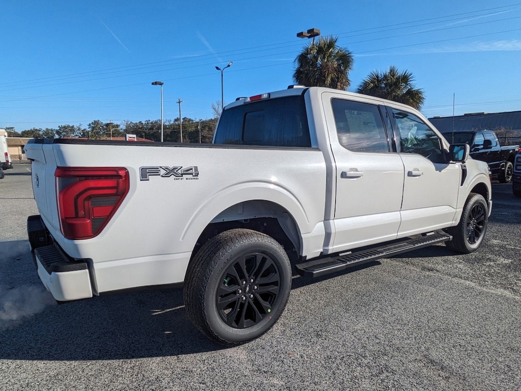 New 2025 Ford F-150 LARIAT LARIAT 4WD SuperCrew 5.5 Box
