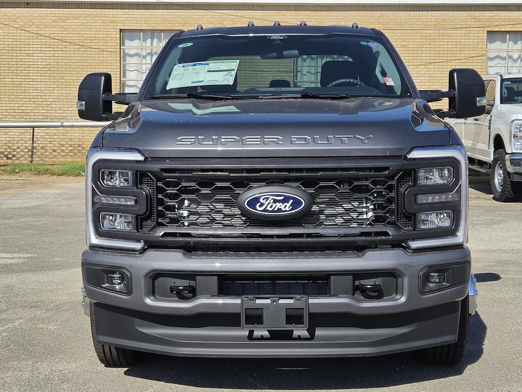 New 2027 Ford Super Duty F-350 DRW Truck Crew Cab