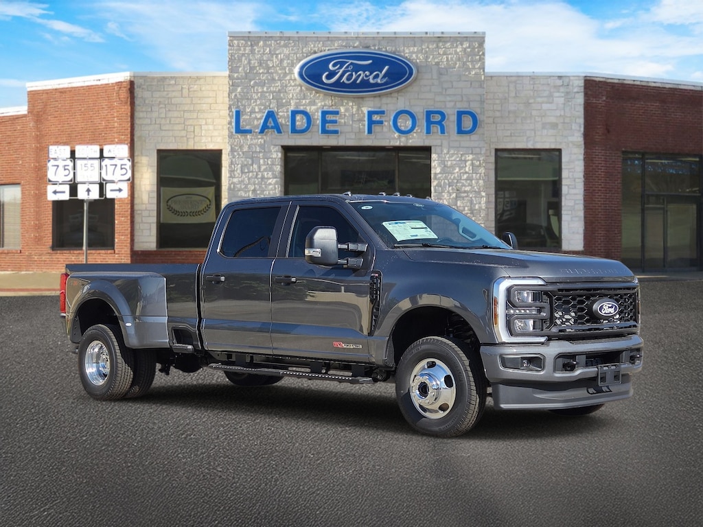 New 2027 Ford Super Duty F-350 DRW Truck Crew Cab
