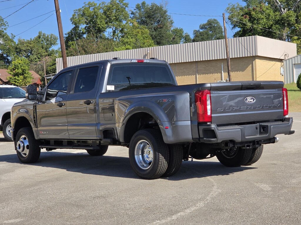 New 2027 Ford Super Duty F-350 DRW Truck Crew Cab