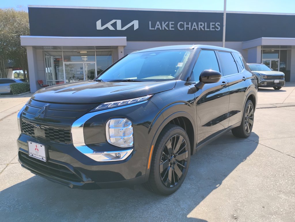 2026 Mitsubishi Outlander LE