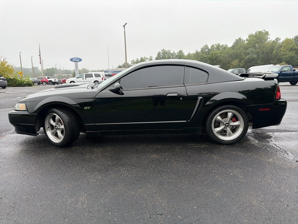 Used 2001 Ford Mustang Coupe