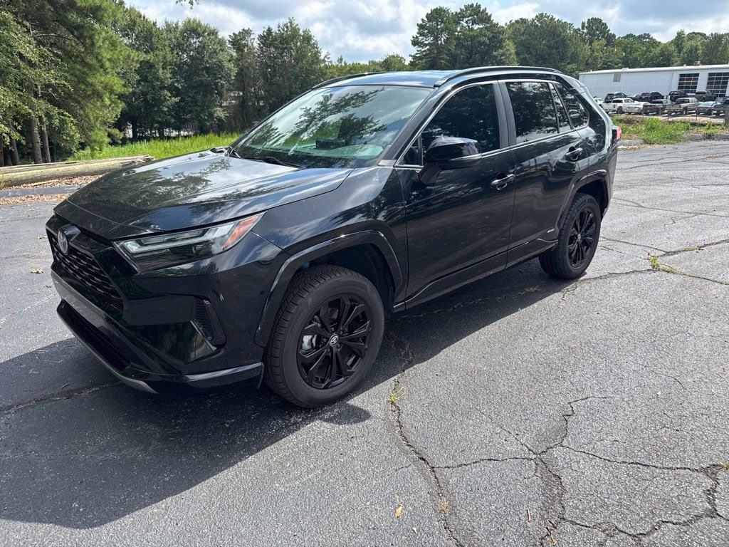 2024 Toyota RAV4 SE