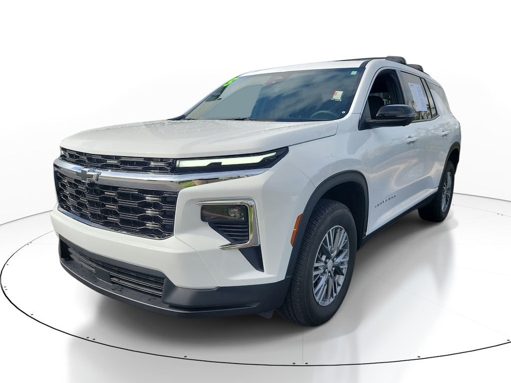 Used 2025 Chevrolet Traverse LT SUV