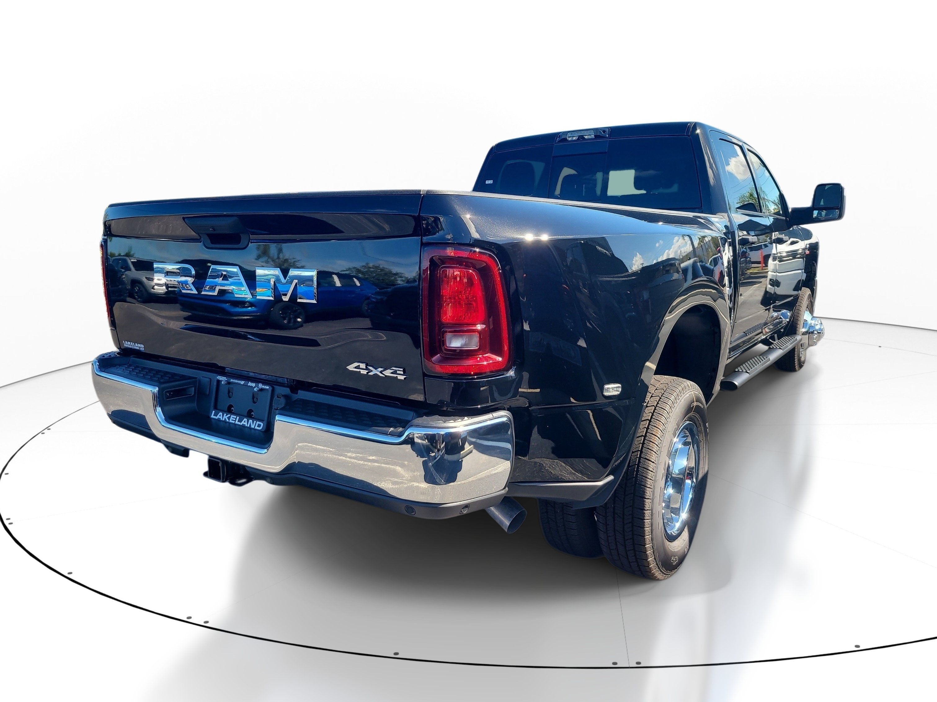 New 2027 Ram 3500 TRADESMAN CREW CAB 4X4 8' BOX Pickup