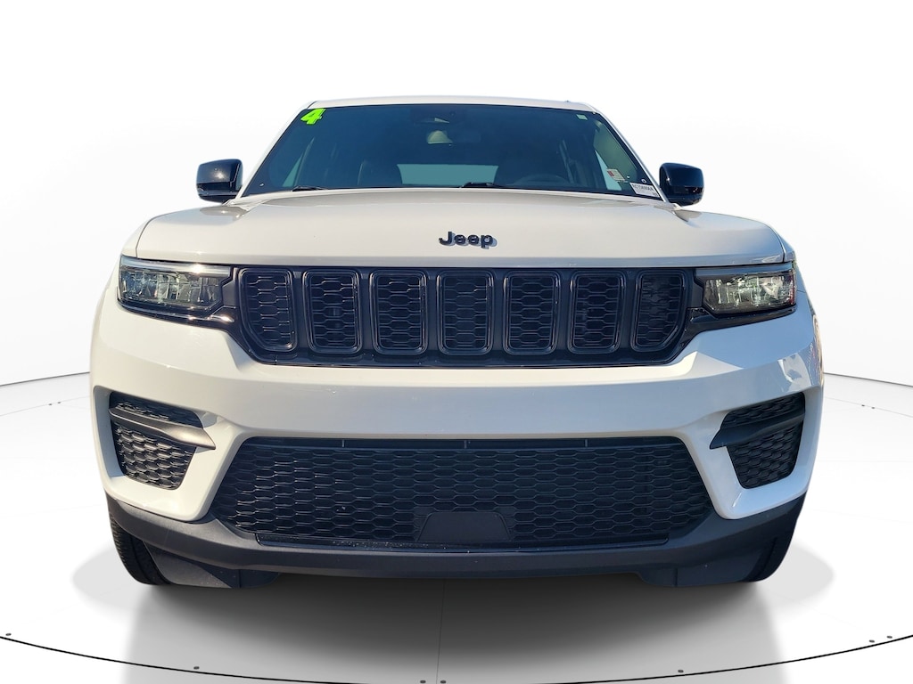 Used 2024 Jeep Grand Cherokee Laredo SUV