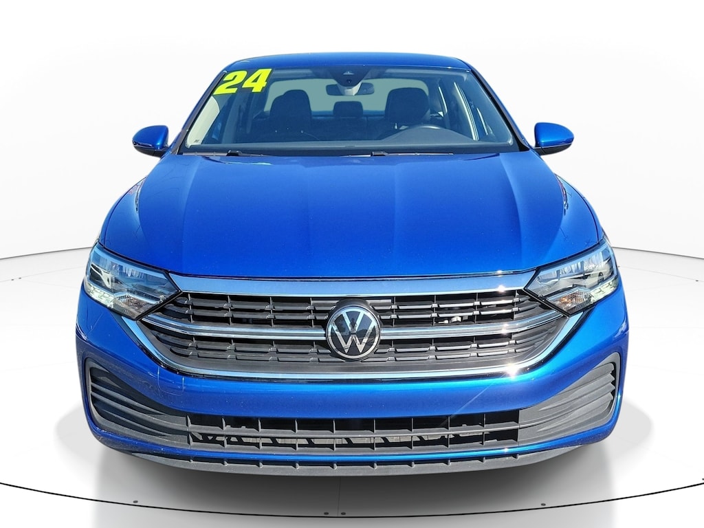 Used 2024 Volkswagen Jetta 1.5T SE Sedan