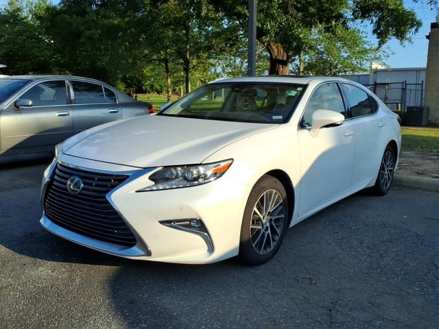 2016 Lexus ES