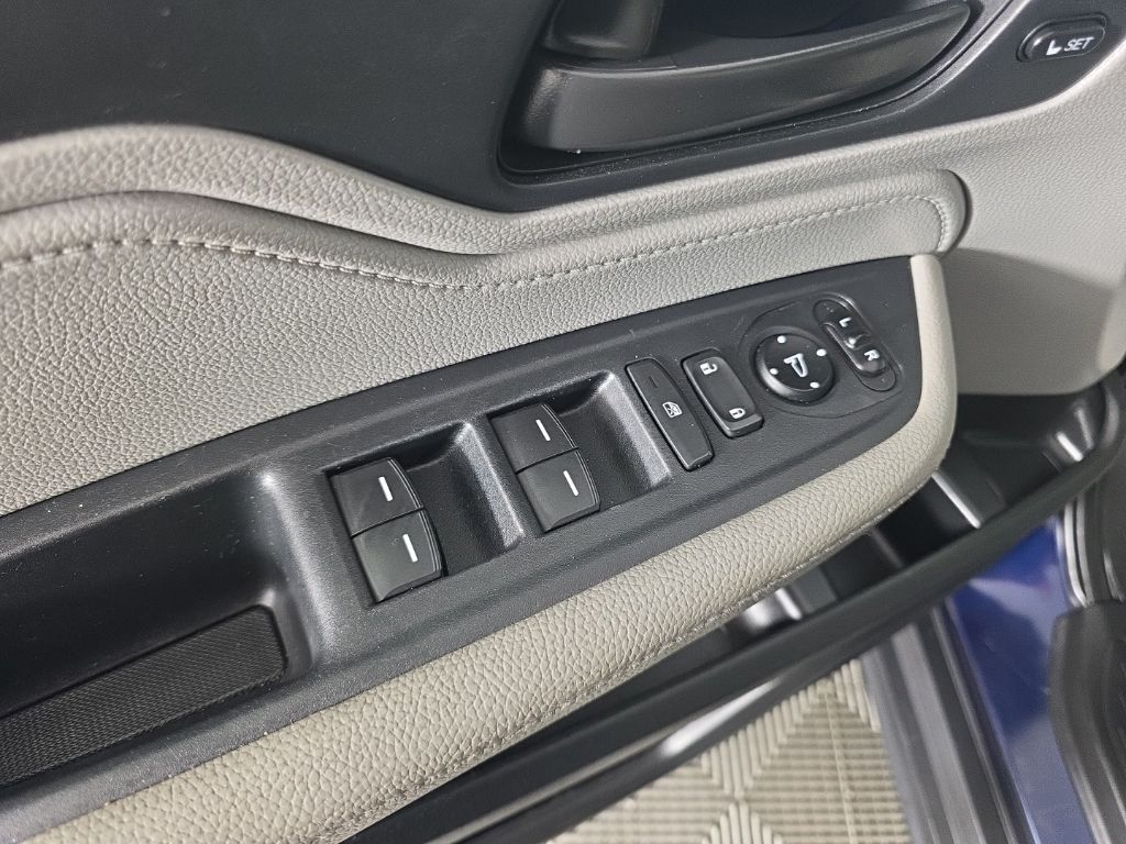 2023 Honda Odyssey EX-L - Photo 12