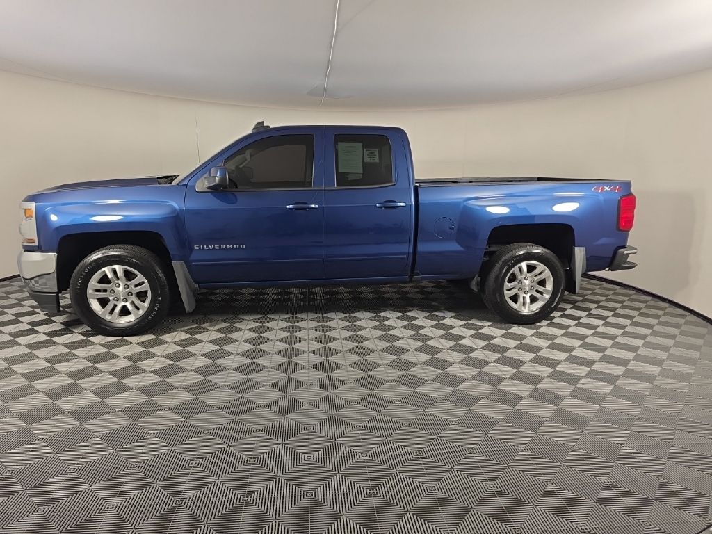 Used 2018 Chevrolet Silverado 1500 LT with VIN 1GCVKREC0JZ176602 for sale in Huntington, IN