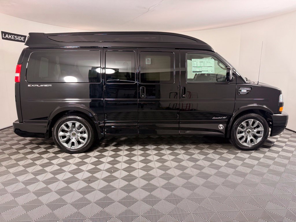 2026 Chevrolet Express Cargo Work Van - Photo 7