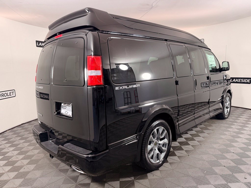 2026 Chevrolet Express Cargo Work Van - Photo 6