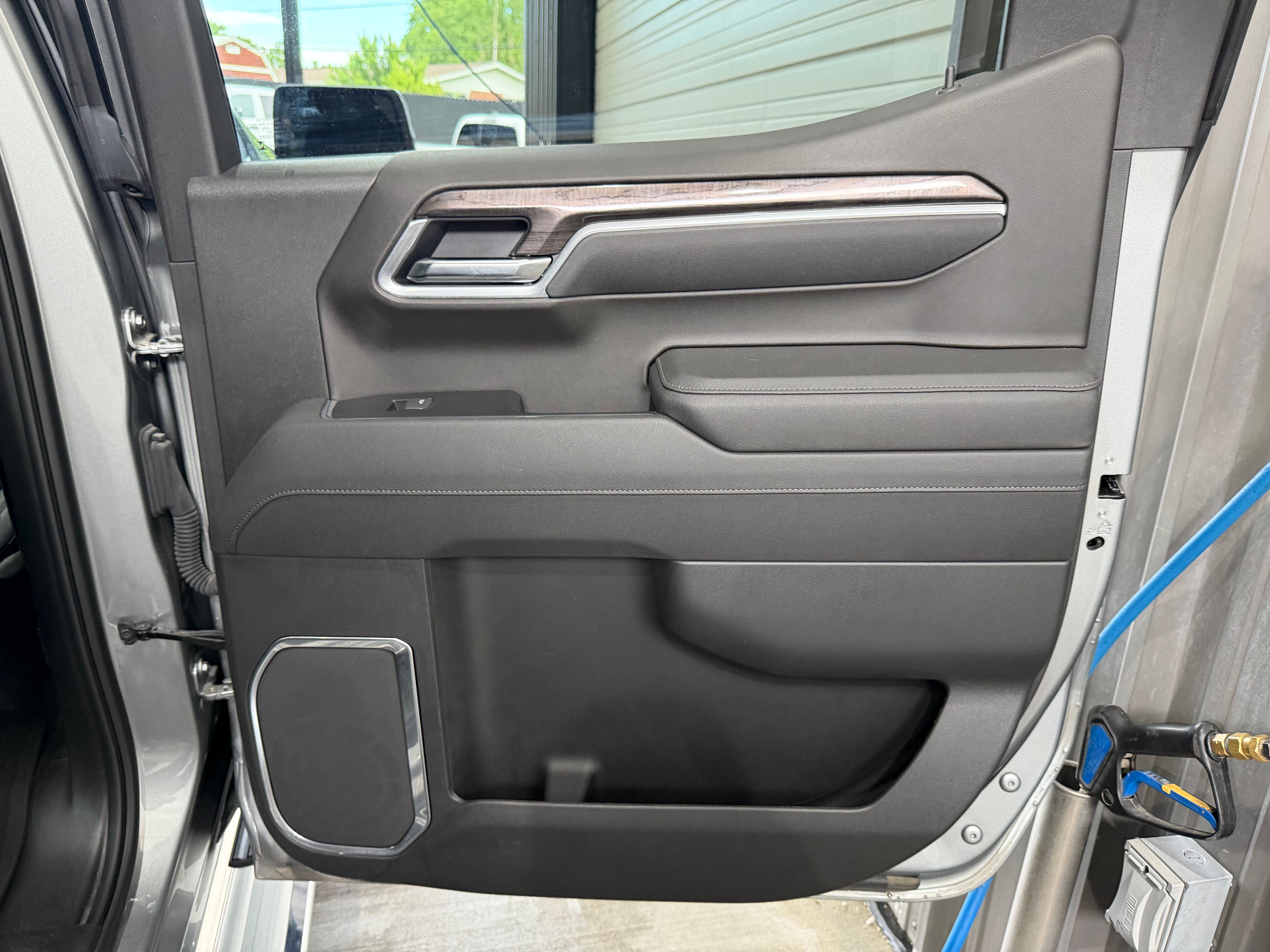 2025 Chevrolet Silverado 1500 LTZ - Photo 27