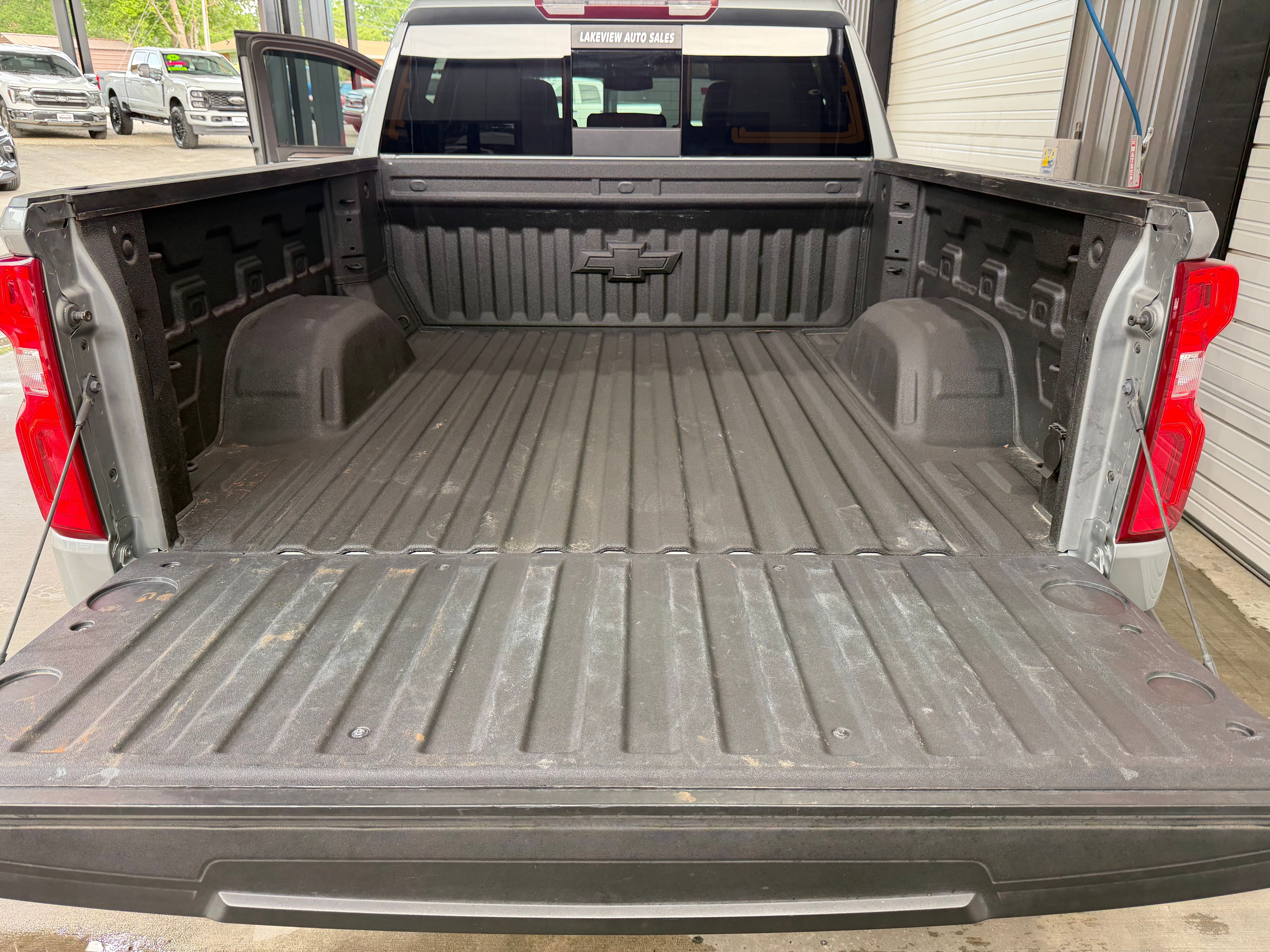 2025 Chevrolet Silverado 1500 LTZ - Photo 30
