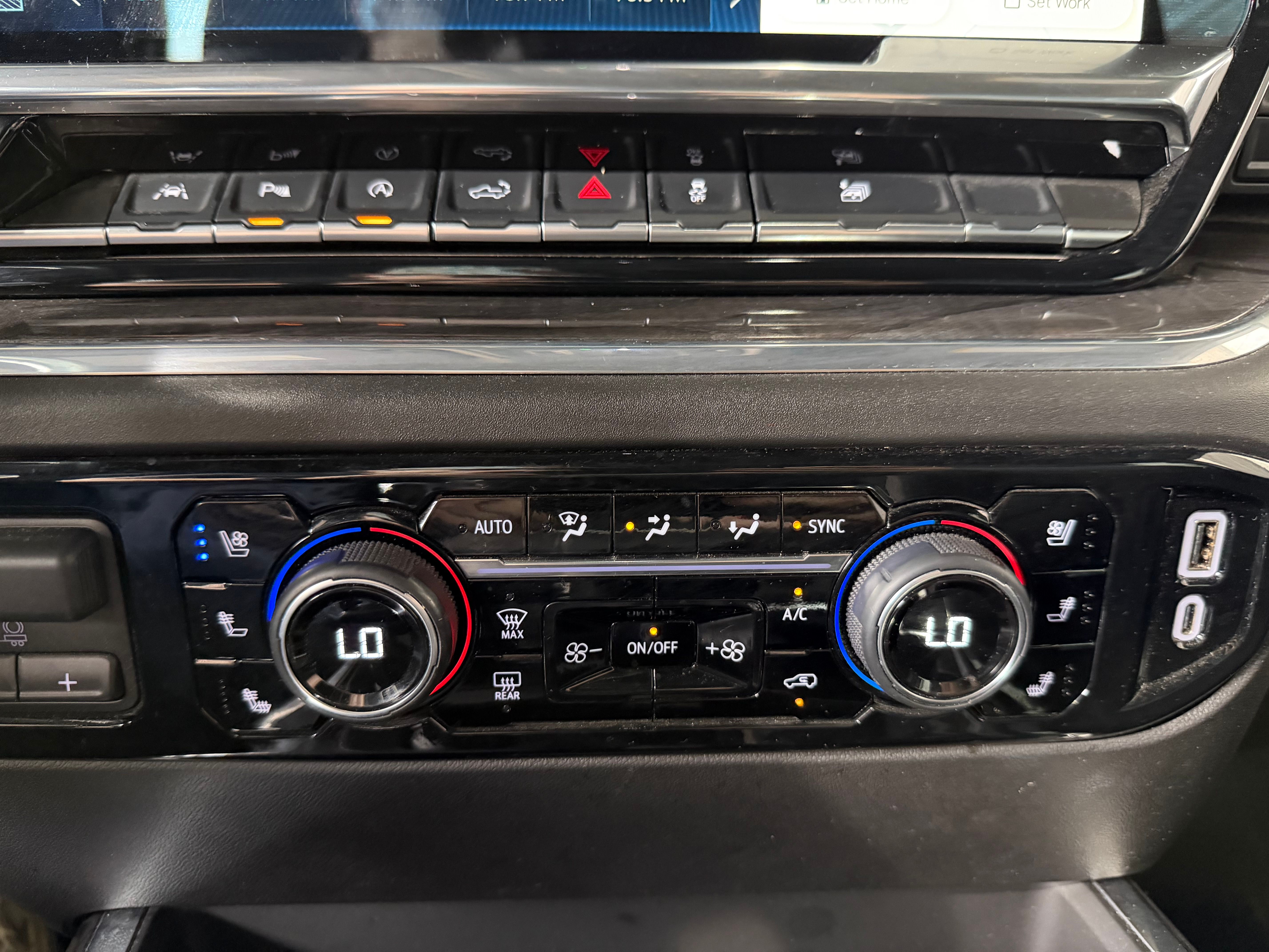 2025 Chevrolet Silverado 1500 LTZ - Photo 22