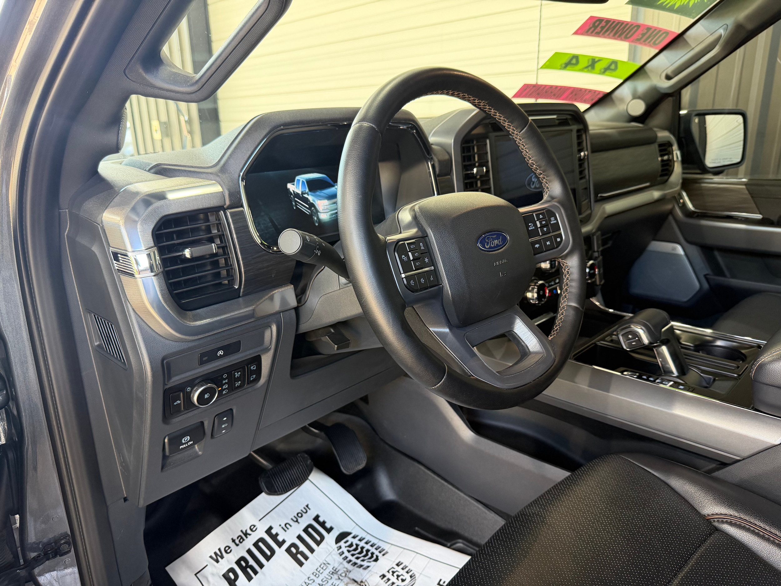 2025 Ford F-150 Lariat - Photo 11