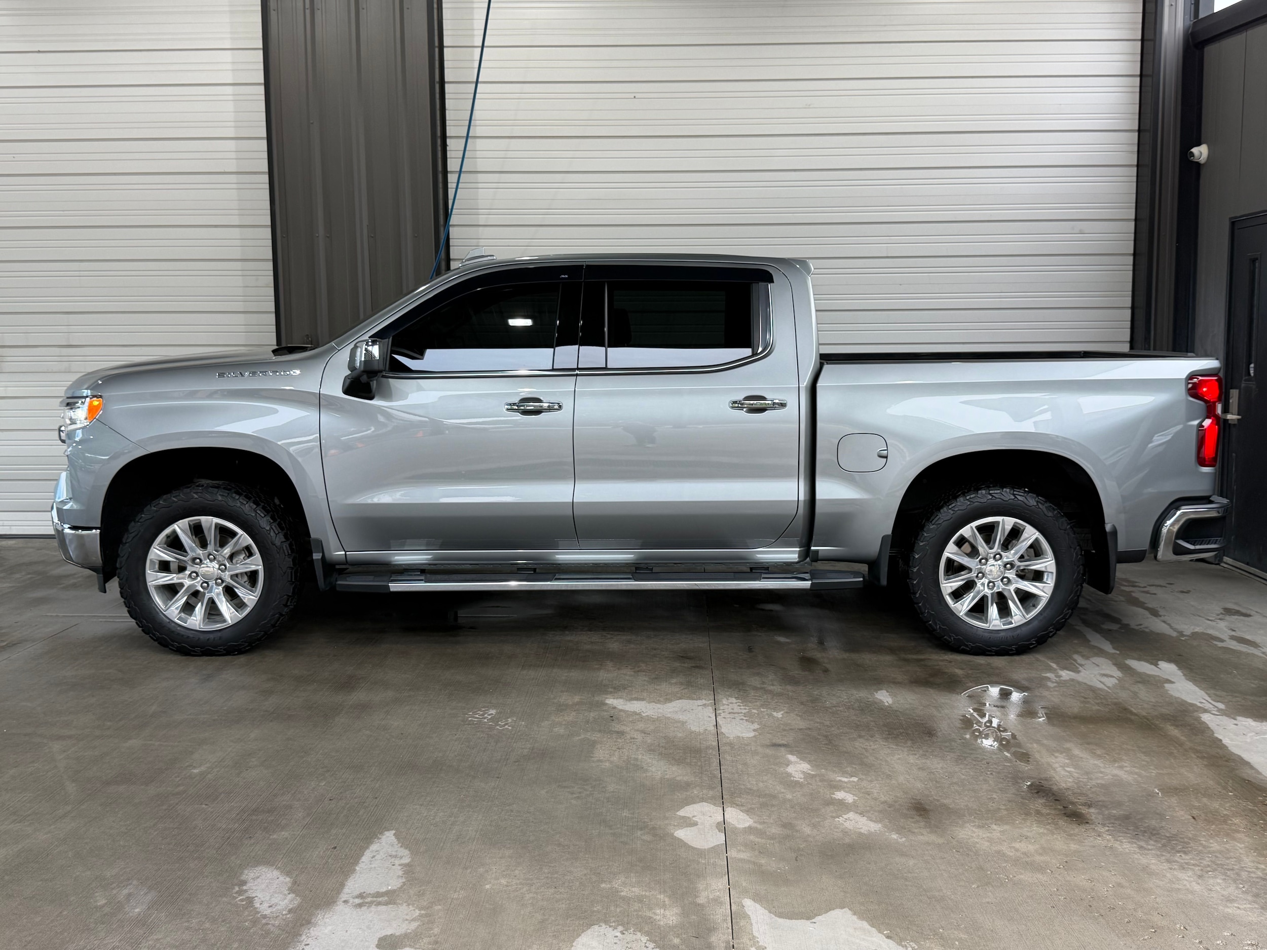 2025 Chevrolet Silverado 1500 LTZ - Photo 6