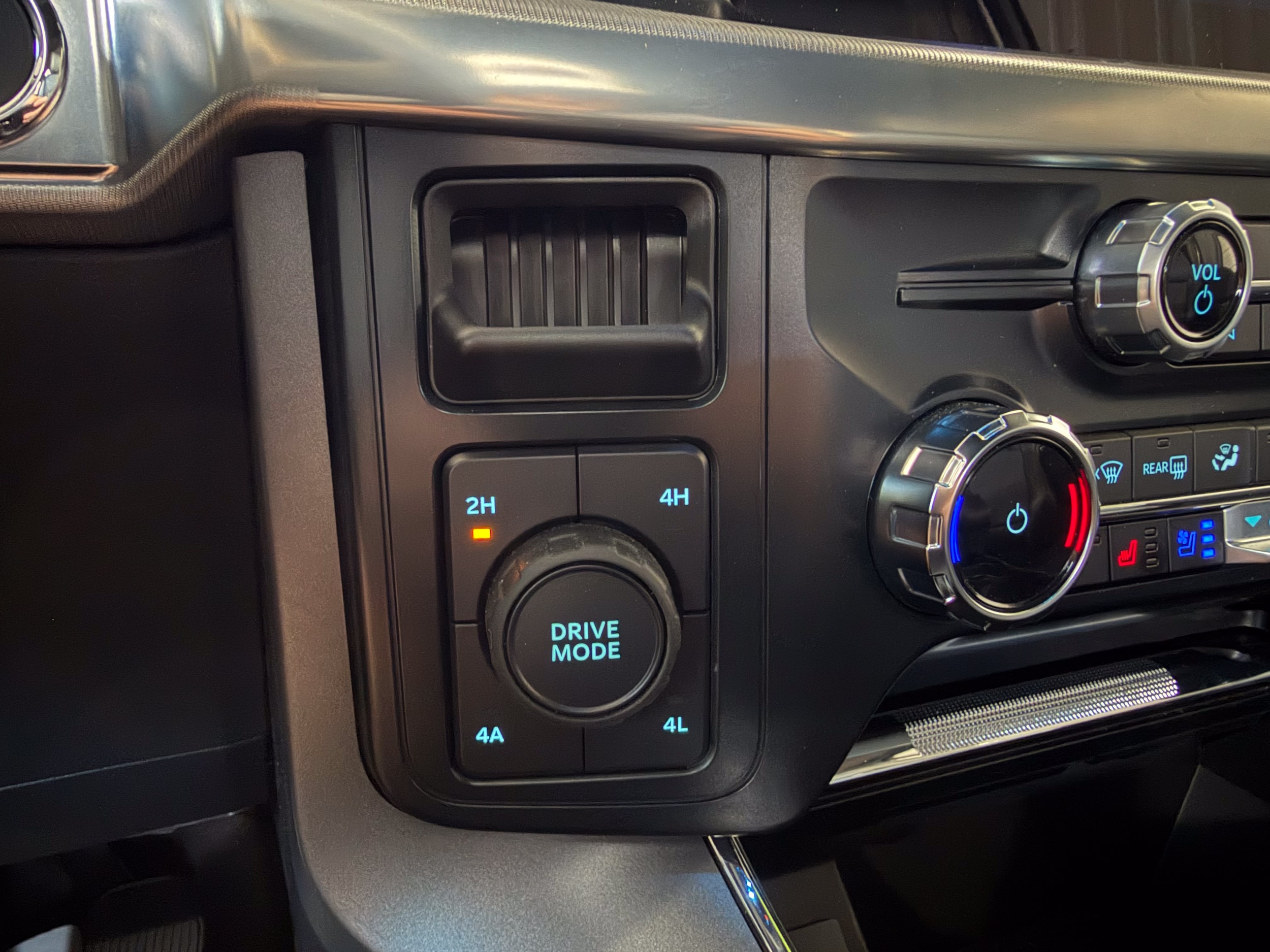2025 Ford F-150 Lariat - Photo 21