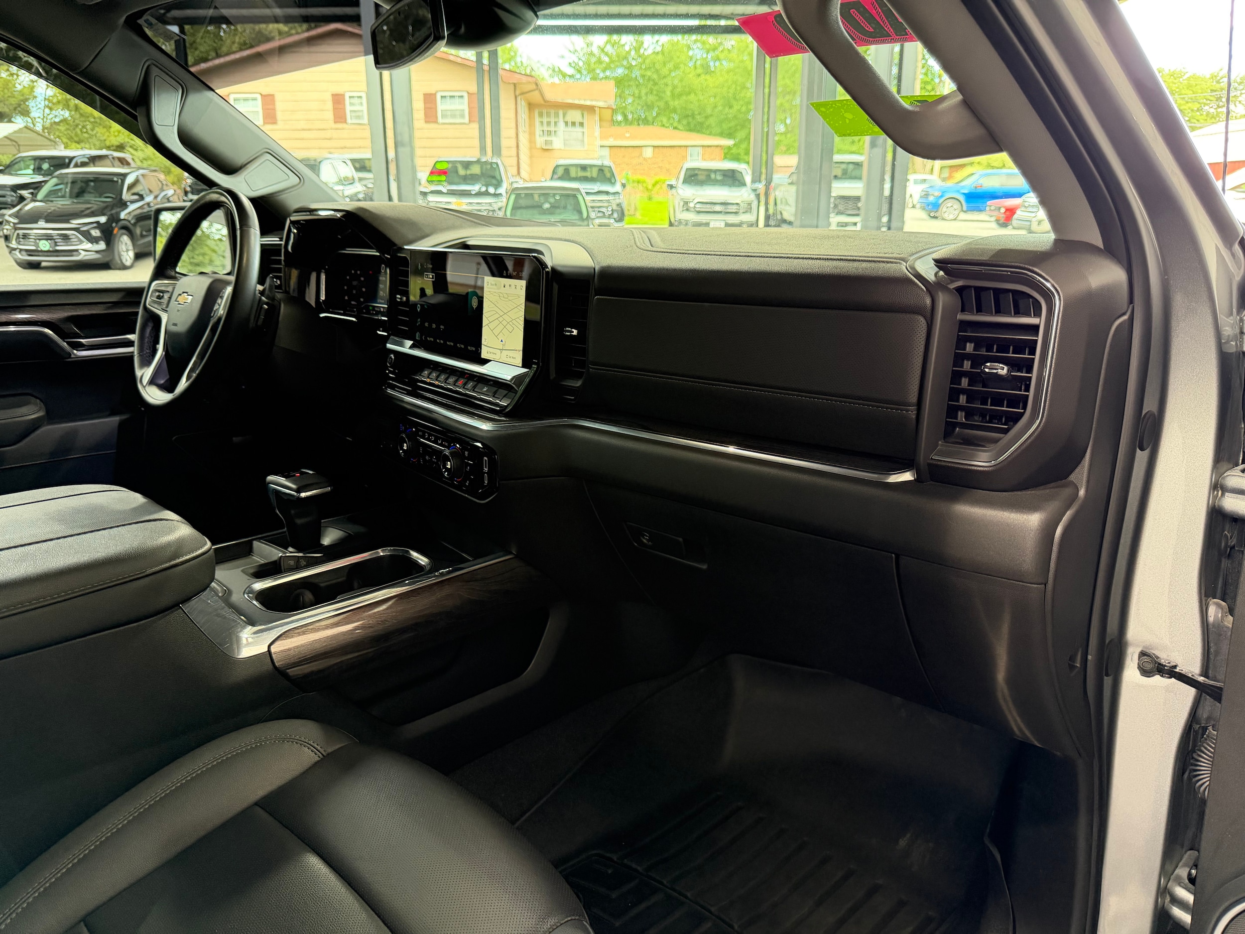 2025 Chevrolet Silverado 1500 LTZ - Photo 26