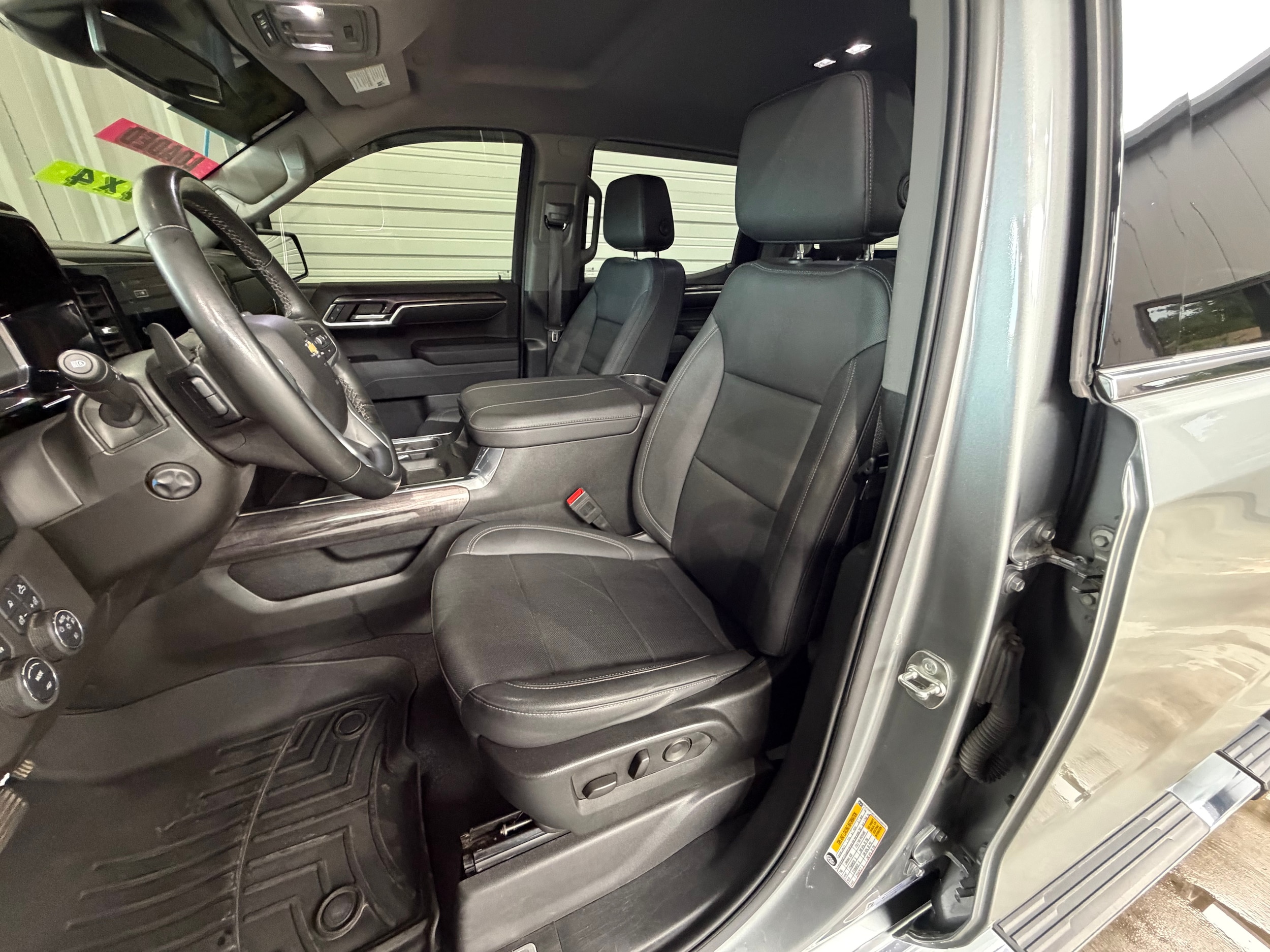 2025 Chevrolet Silverado 1500 LTZ - Photo 11