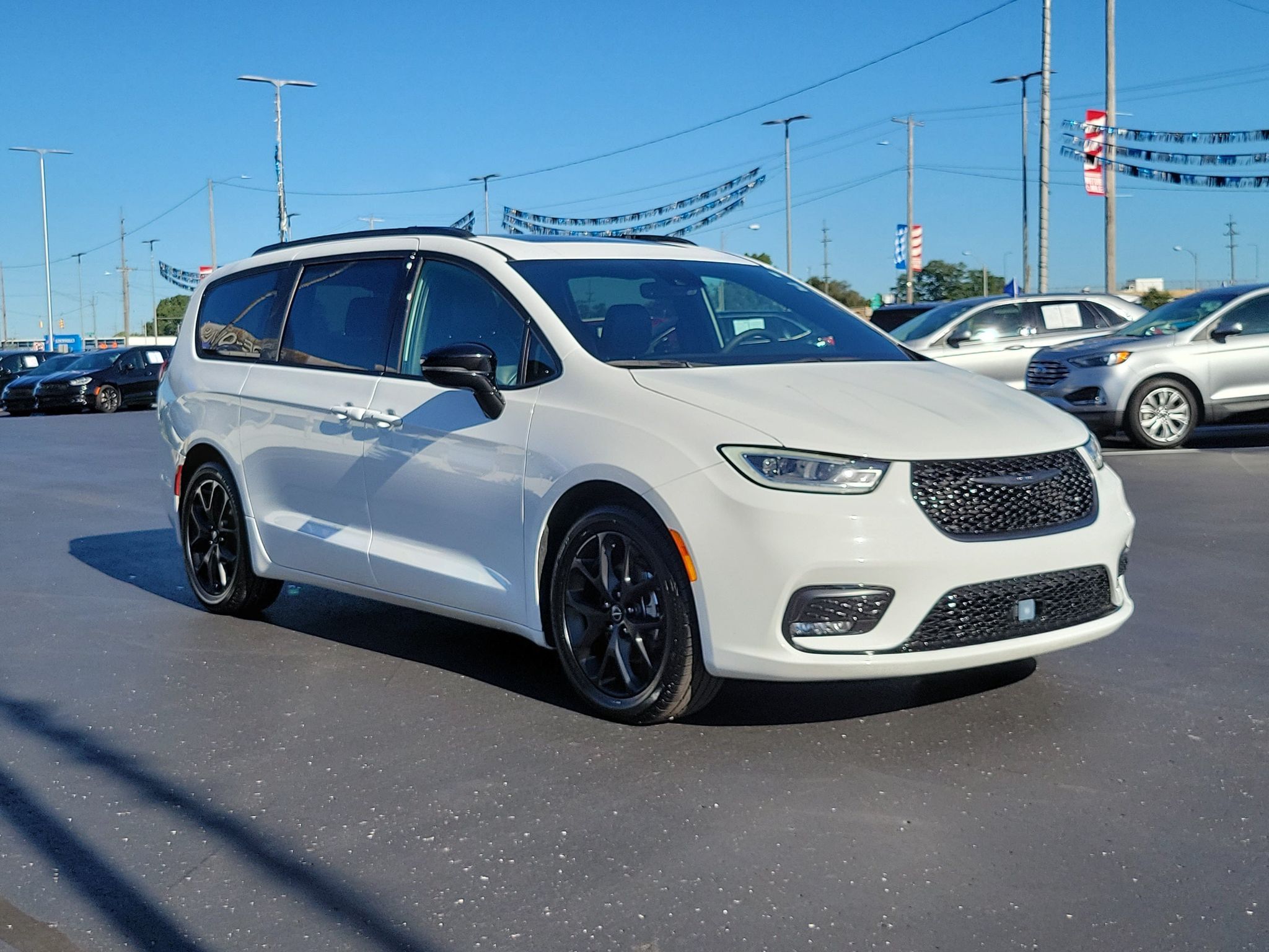 Used 2025 Chrysler Pacifica Limited Passenger Van