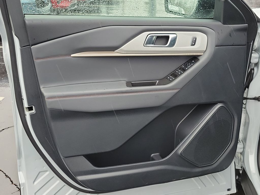 2026 Ford Explorer Active - Photo 6
