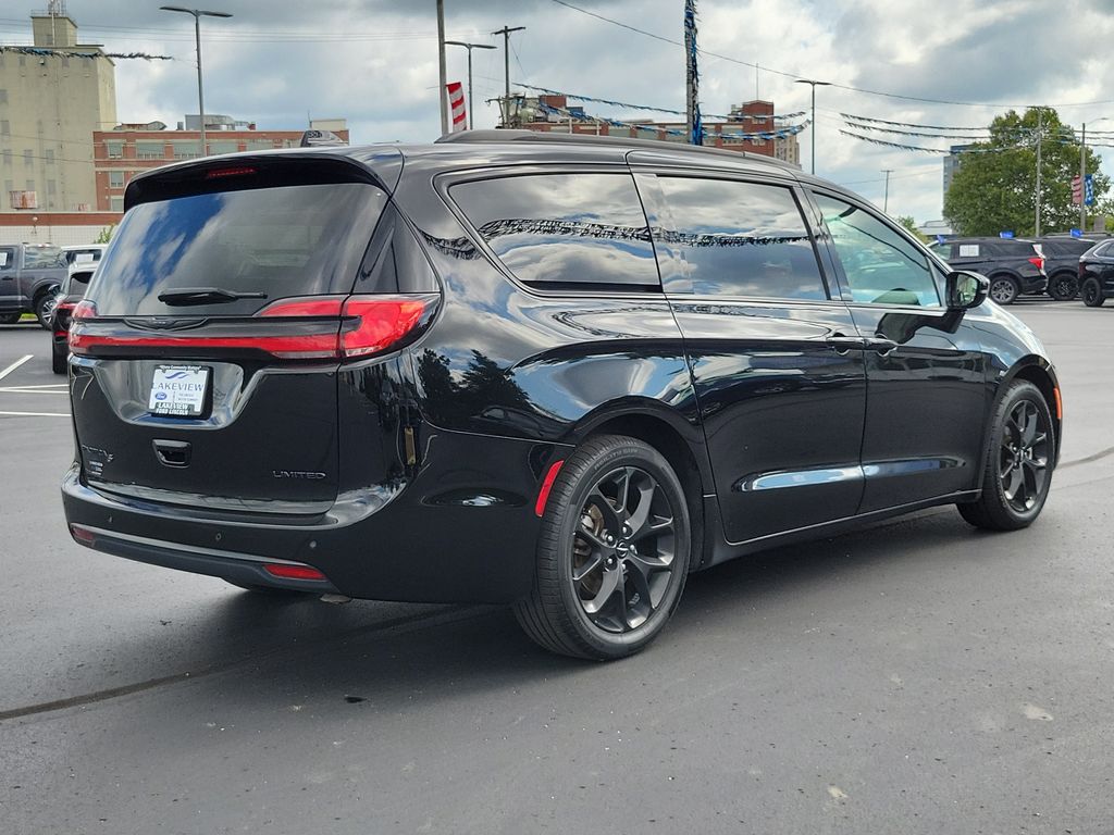 Used 2025 Chrysler Pacifica Limited Passenger Van