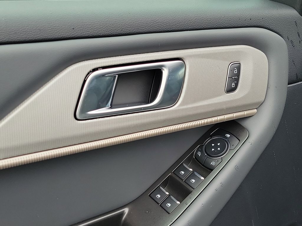 2026 Ford Explorer Active - Photo 7