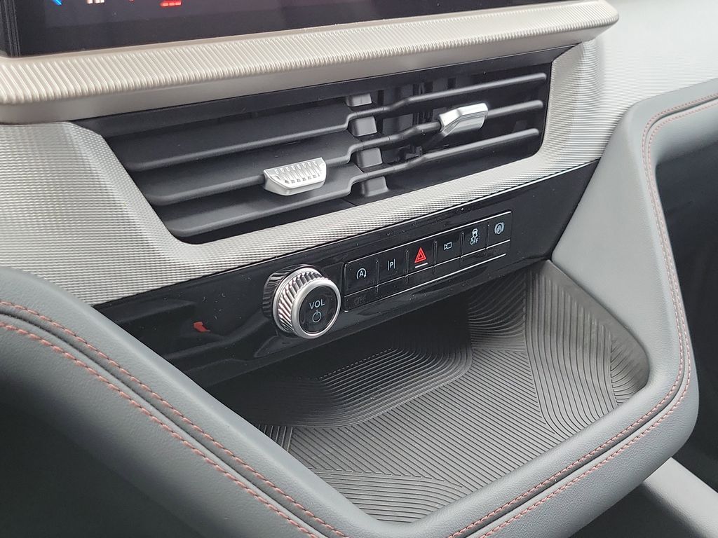 2026 Ford Explorer Active - Photo 18