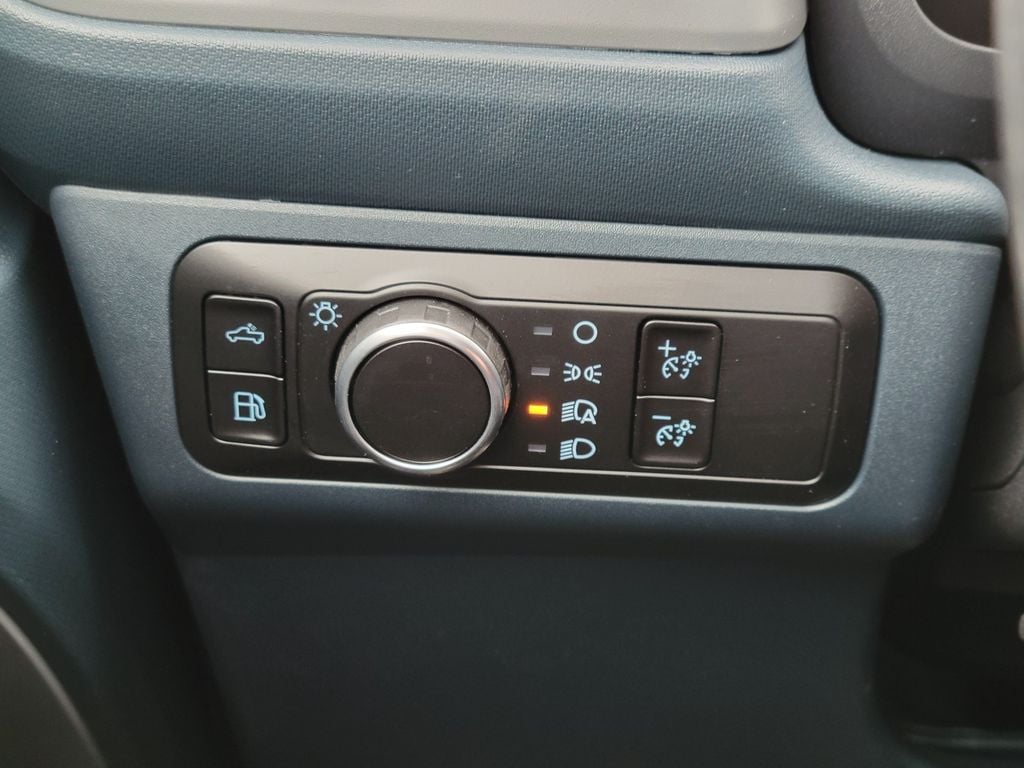2026 Ford Maverick XL - Photo 12