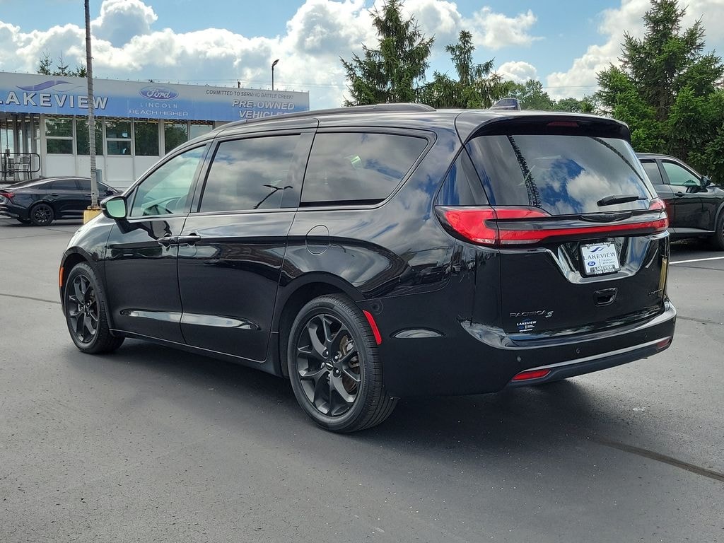 Used 2025 Chrysler Pacifica Limited Passenger Van