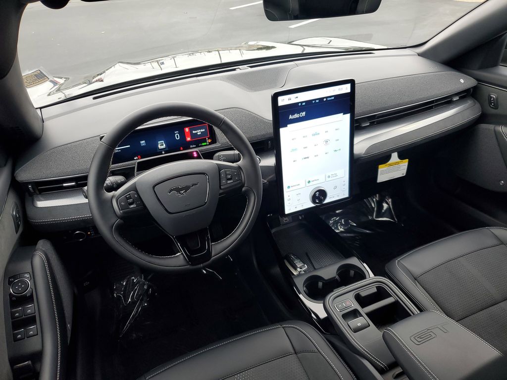 2025 Ford Mustang Mach-E GT - Photo 25