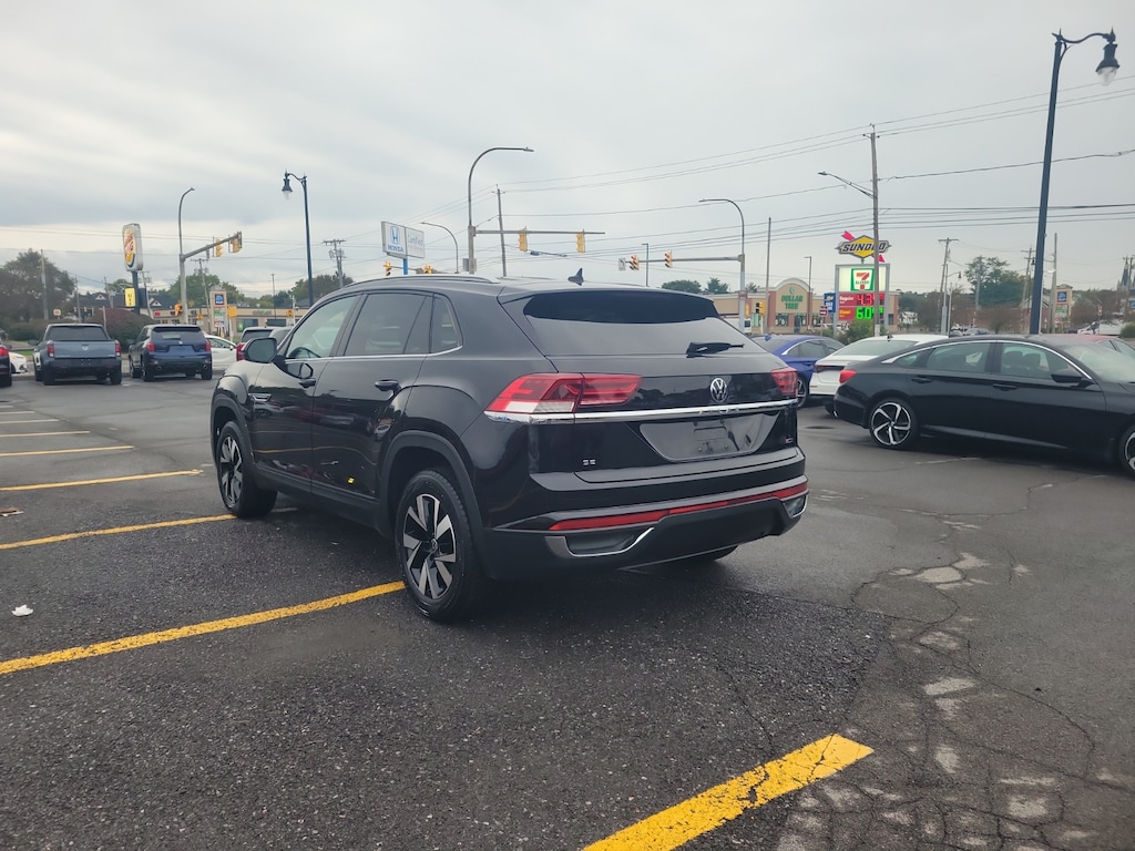 Used 2022 Volkswagen Atlas Cross Sport 2.0T SE SUV