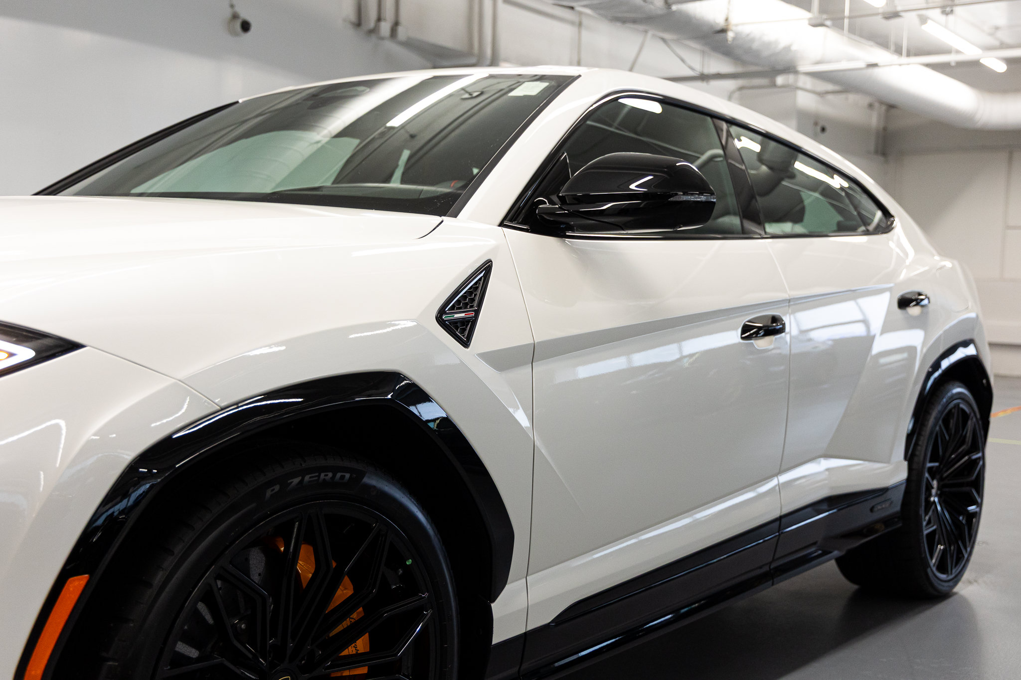 2026 Lamborghini Urus SE - Photo 17