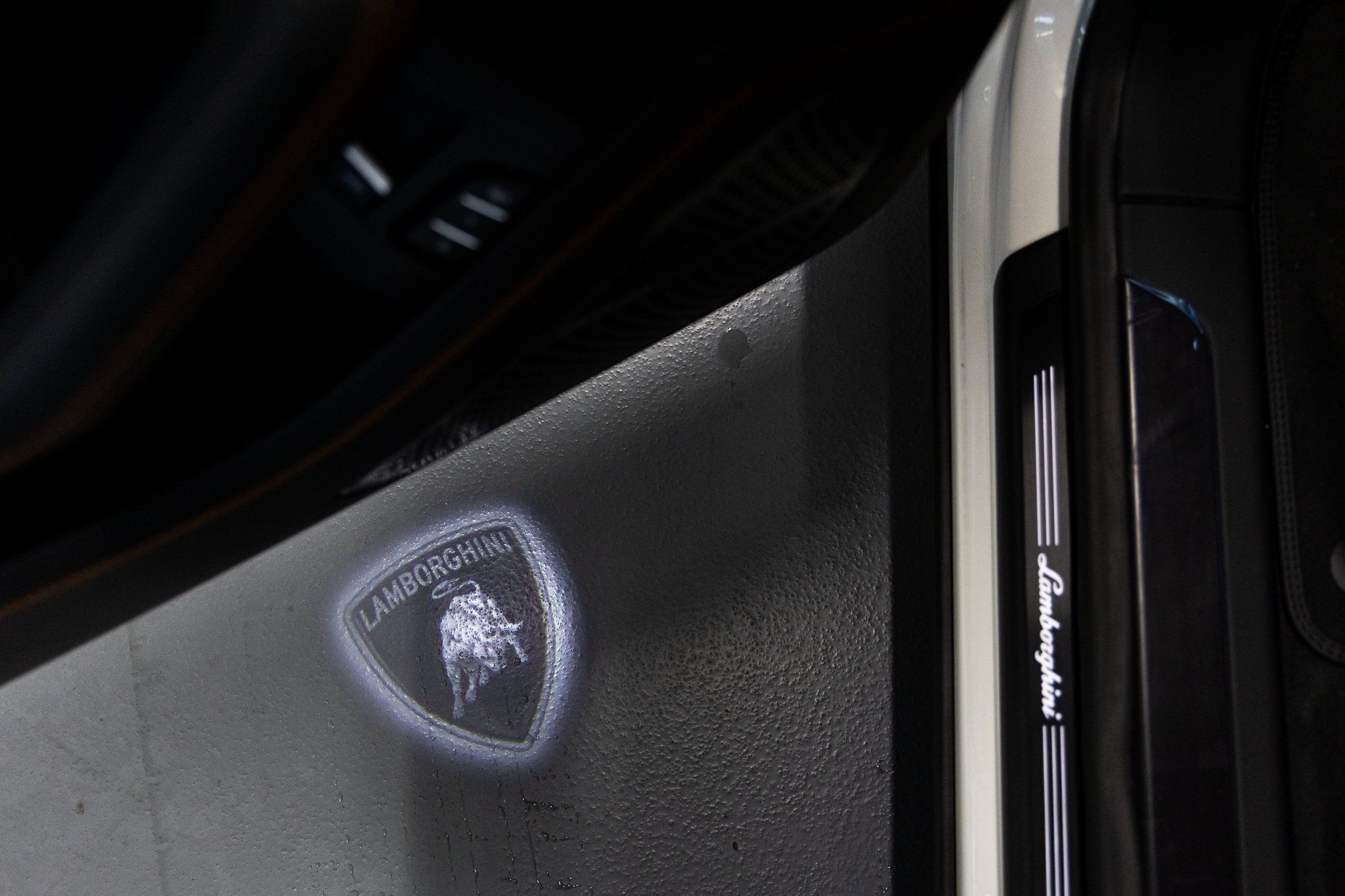 2026 Lamborghini Urus SE - Photo 29