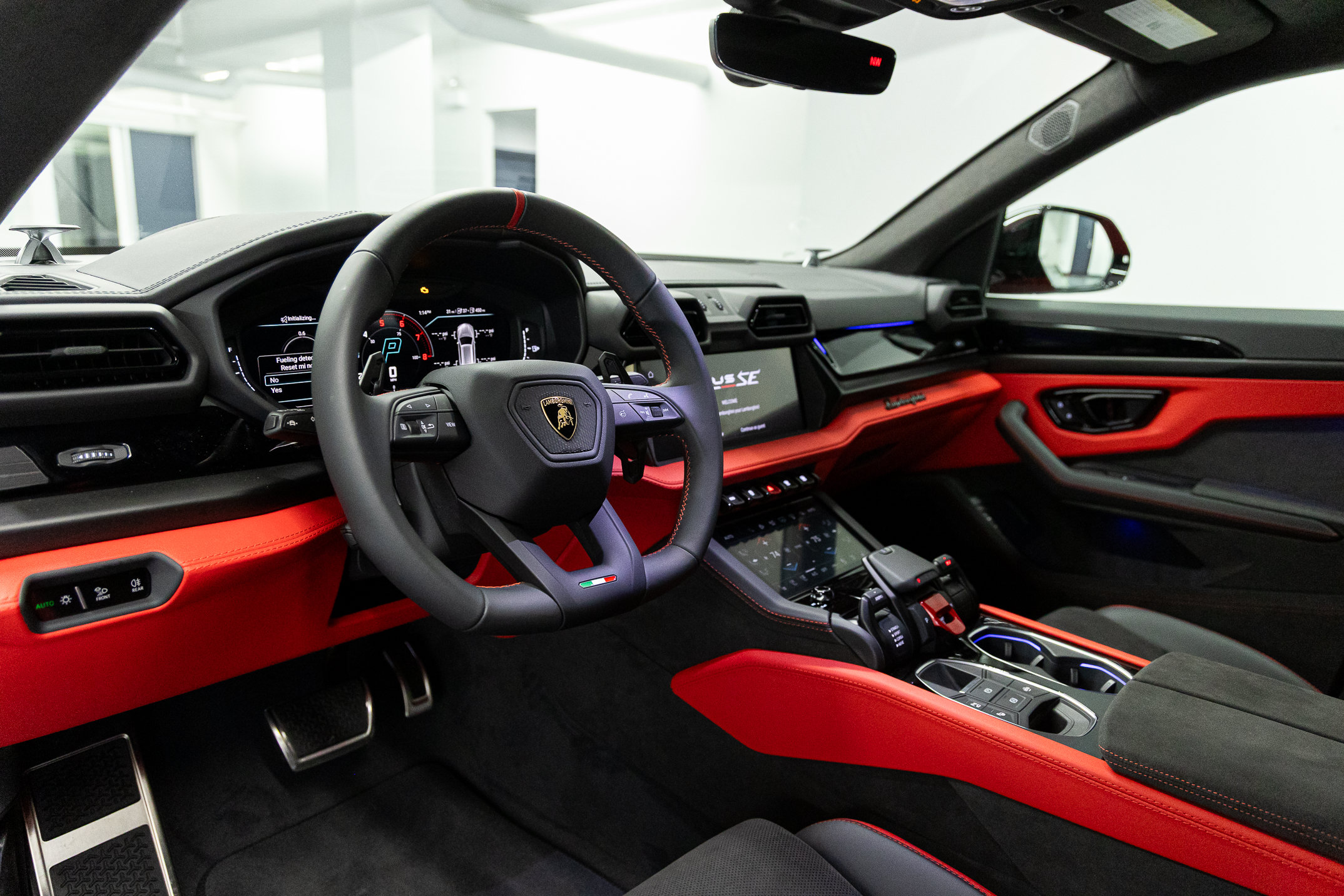 2026 Lamborghini Urus SE - Photo 32